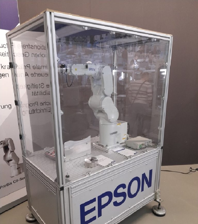 Роботизирана Демо клетка на индустриален робот EPSON C8, оборудван с форс сензор Epson