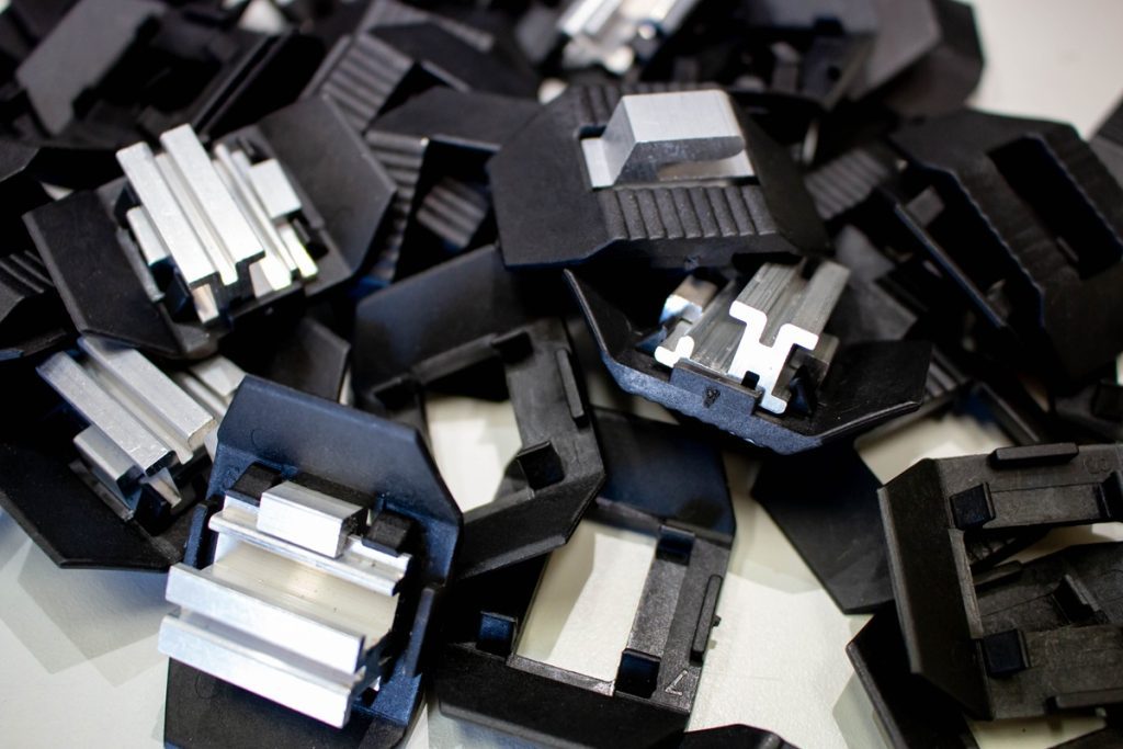 COMMSET – Engineering Solutions and Production of Injection-Molded Plastic Parts